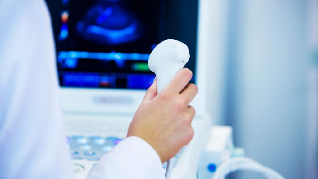 badanie USG piersi wykonuje wykwalifikowany lekarz specjalista